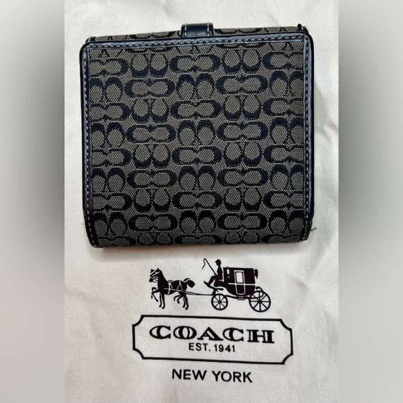 COACH wallet - Picture 5 of 5